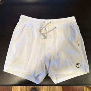 Vuori Kore shorts white size M - 5 inch